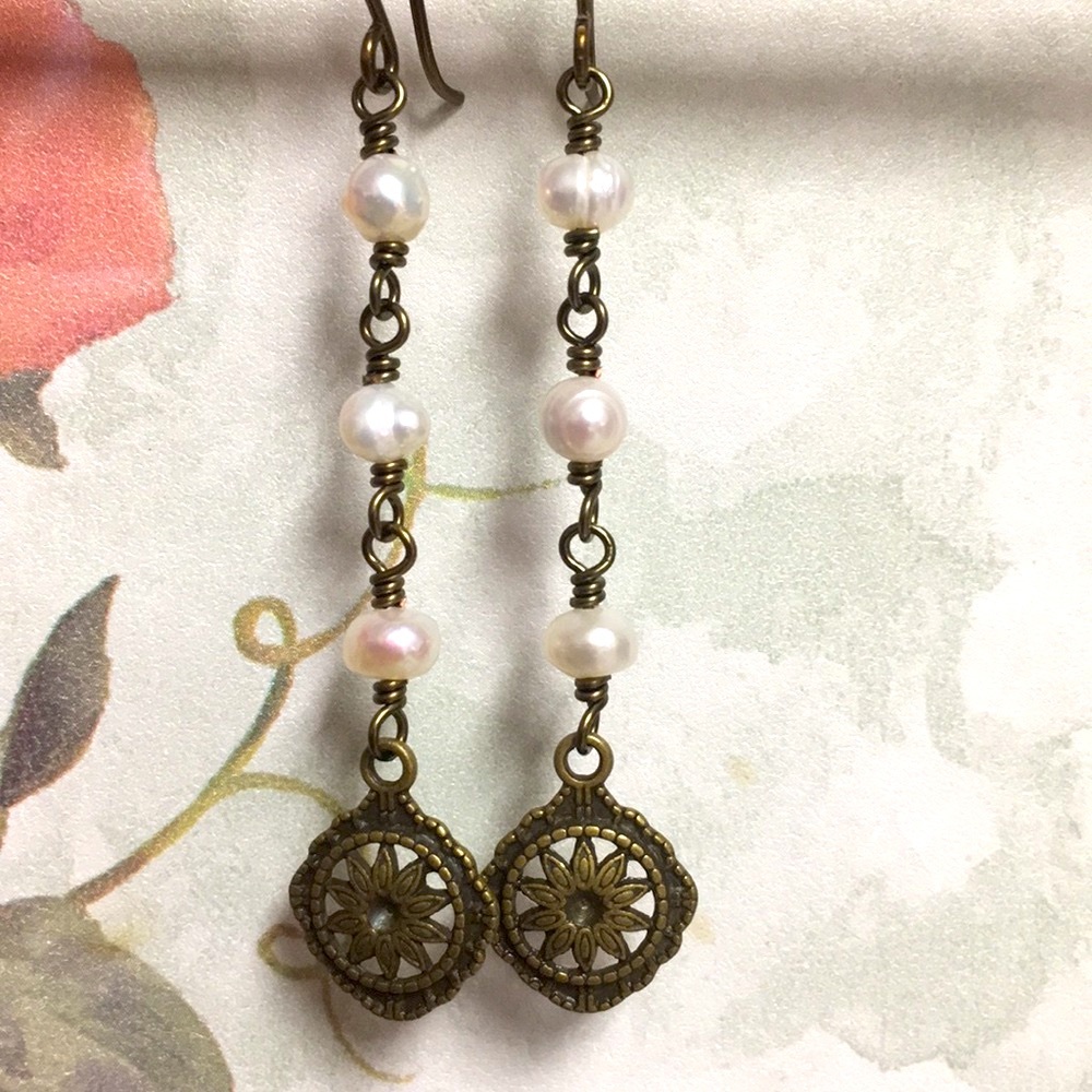 NEW Vintage look freshwater pearls long earrings - Picture 2 of 8